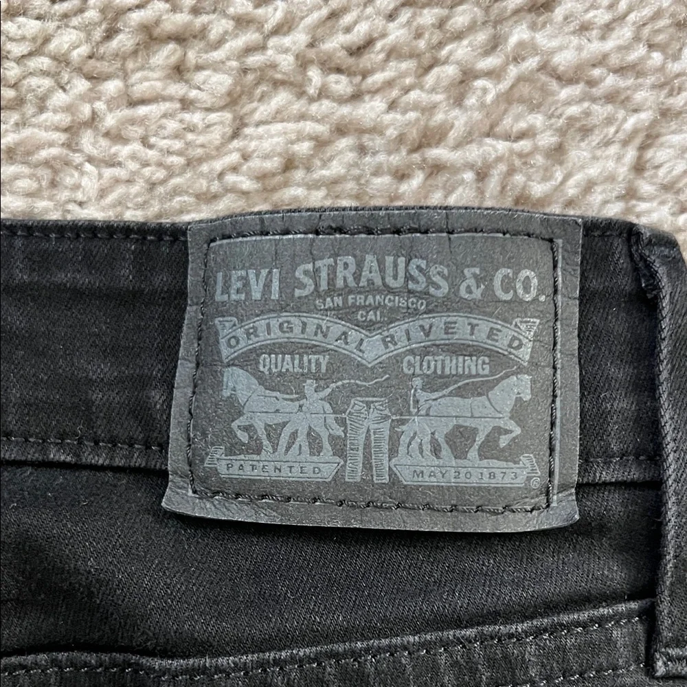 Levi’s Black High Rise Skinny Jeans - Picture 9 of 14